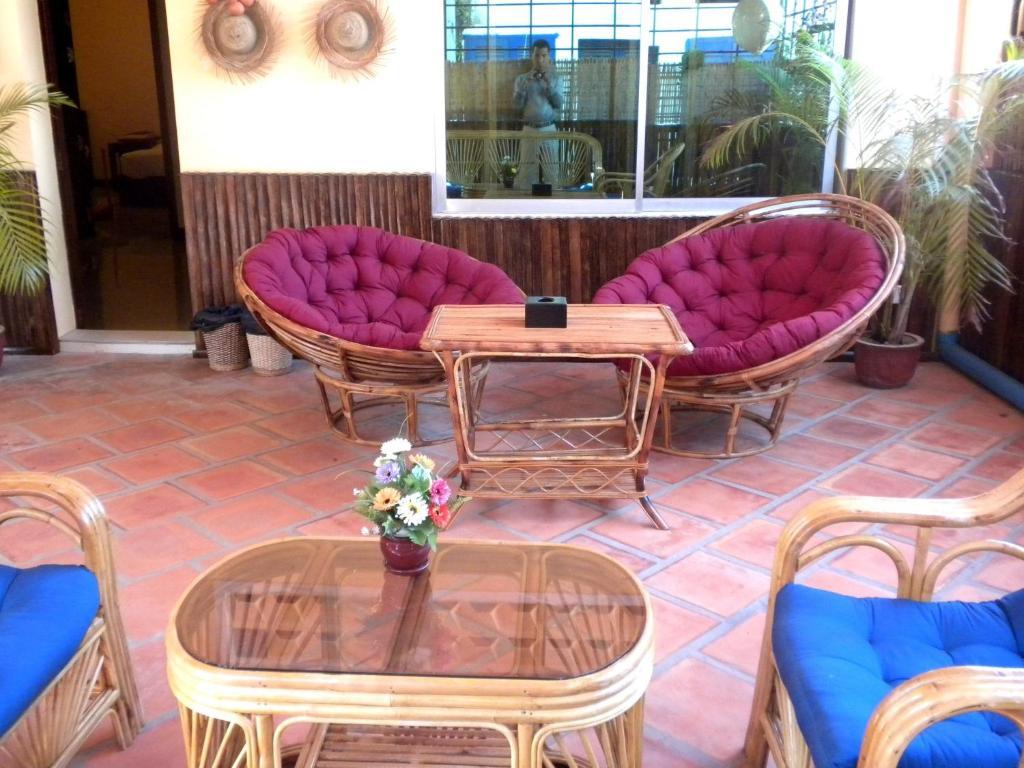 Old Town Guesthouse Kampot Exterior foto
